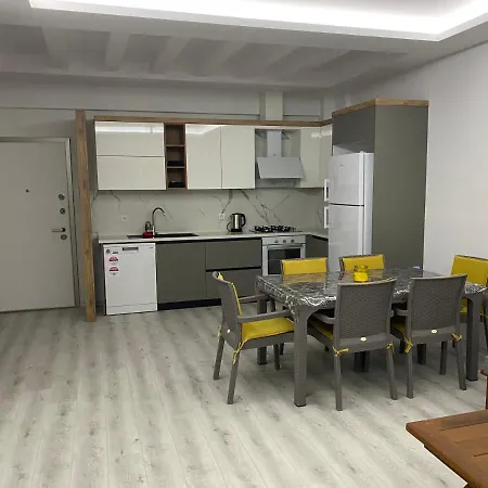 2+1 In Izmir Dicht Bij Het Centrum En Zee Op Afstand 5 Minuten דירה
